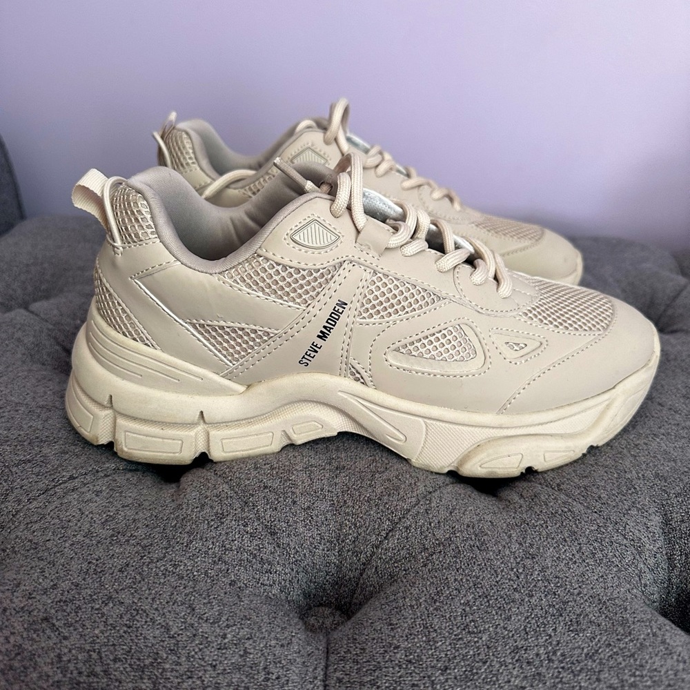 Steve Madden Shoe
